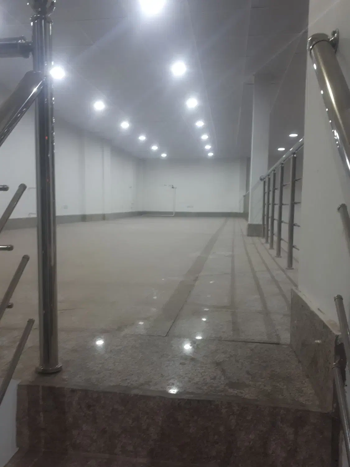 ۱۸۰ متر مغازه خیابان اصلی با بالکن و پارکینگ|فروش مغازه و غرفه|تهران, تهرانسر شرقی|دیوار