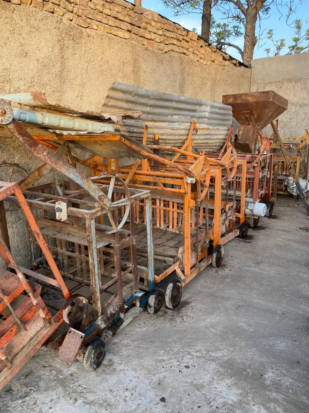 دستگاه و لوازم بلوک زنی شرکتی|ماشین‌آلات صنعتی|تهران, شهید رجایی|دیوار