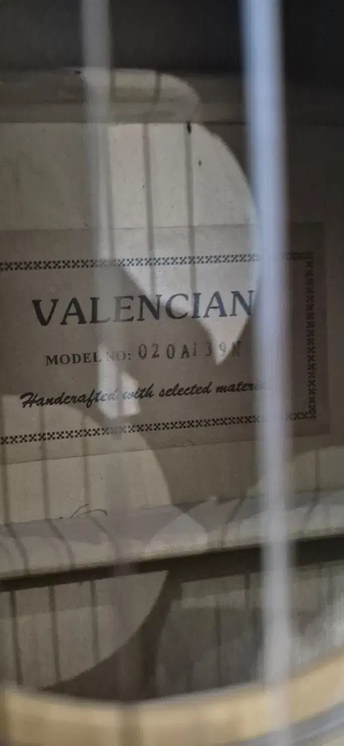 گیتار والنسا در حد نو|گیتار، بیس، امپلیفایر|ارومیه, |دیوار