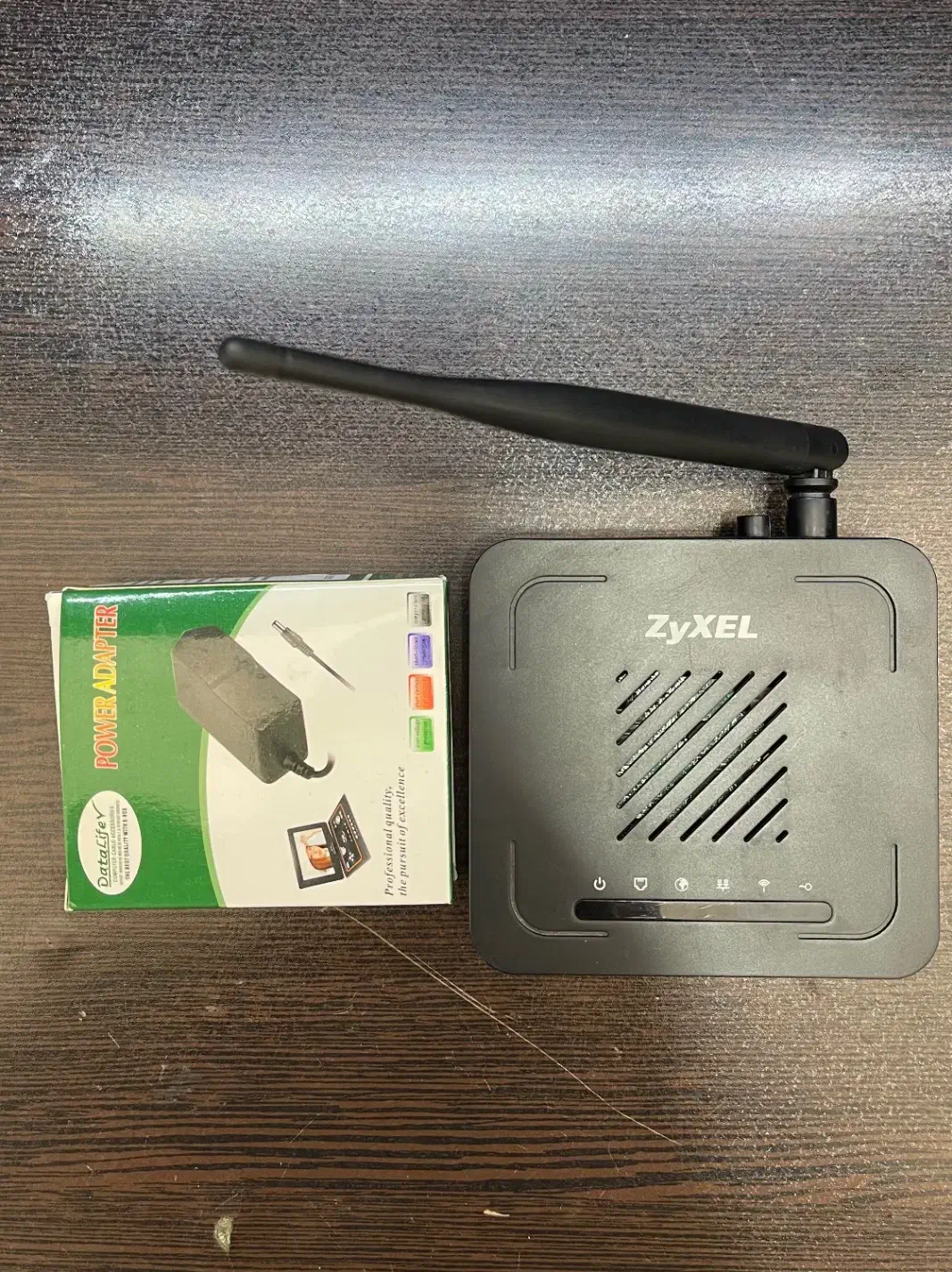 مودم zyxel تر‌و‌تمیز‌و‌سالم|مودم و تجهیزات شبکه|شهریار, شهرک بهاران (ویره)|دیوار
