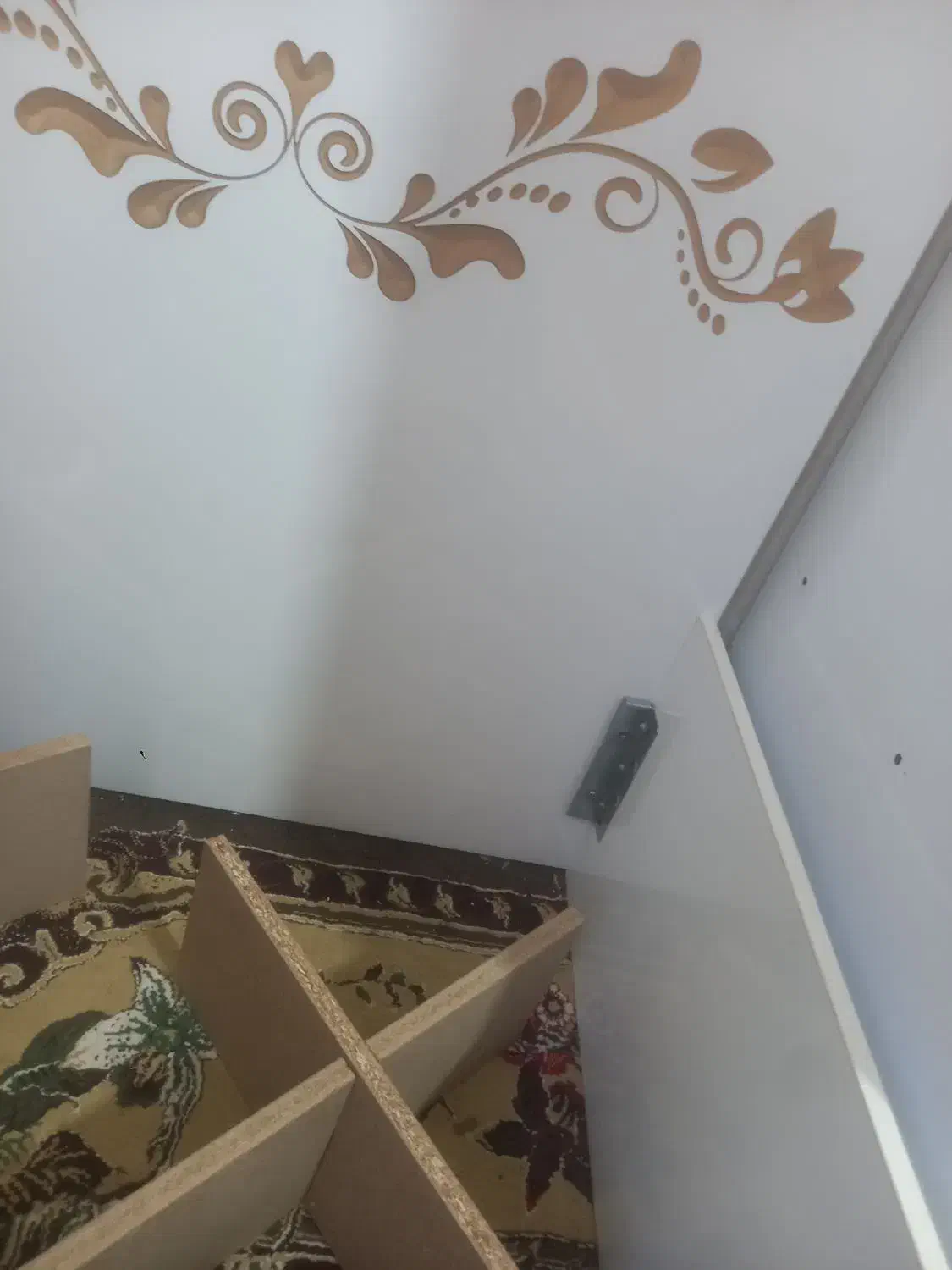 تخت خواب و تشک یک نفره قیمت خیلی مناسب تخفیفم داره|تخت و سرویس خواب|یاسوج, |دیوار