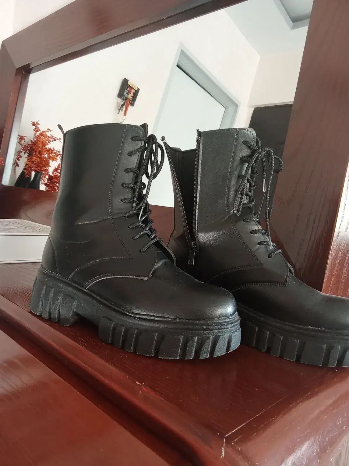 نیم بوت زنانه|کیف، کفش، کمربند|پرند, فاز ۴|دیوار