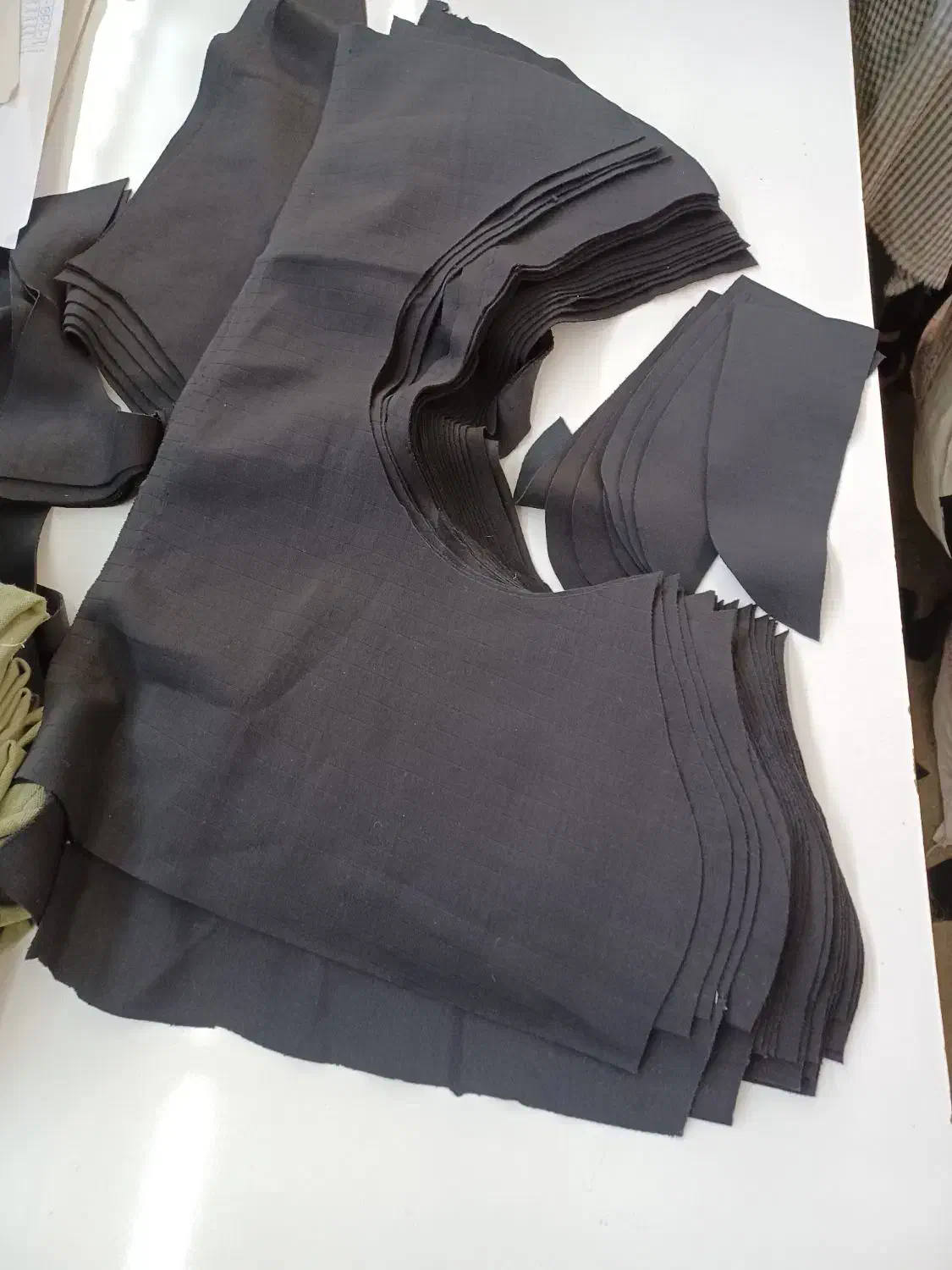 تکه و خرده پارچه از برش پارچه|لوازم خیاطی و بافتنی|مرند, |دیوار