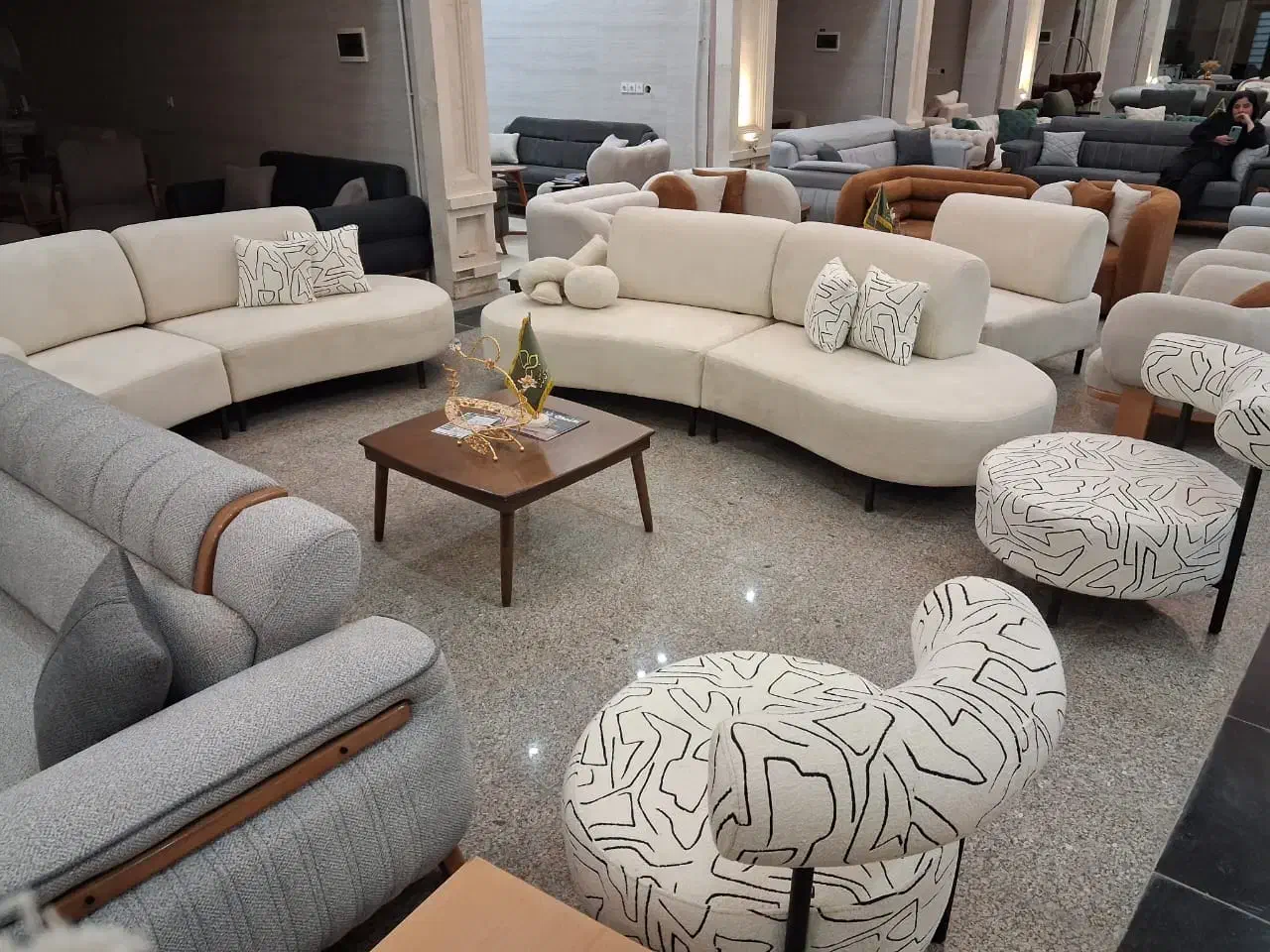 منشی مبلمان|استخدام اداری و مدیریت|اسلام‌شهر, شهرک مفیدی|دیوار