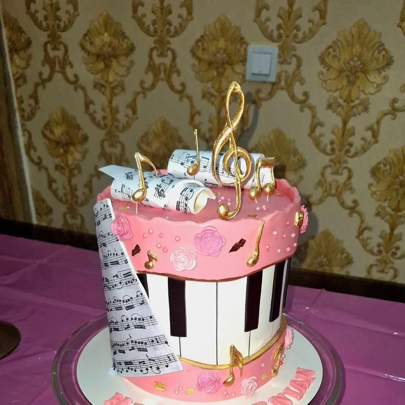 ماکت کیک پیانو‌ و نت موسیقی|مجسمه، تندیس، ماکت|تهران, اباذر|دیوار