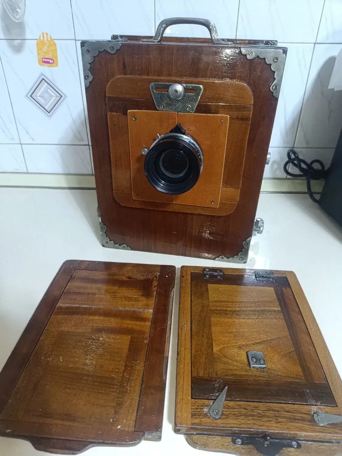 دوربین فانوسی قدیمی|کلکسیون اشیاء عتیقه|ساوه, |دیوار