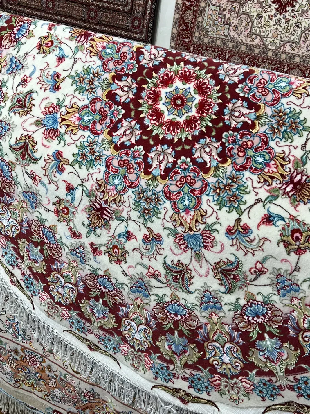 دایره ۱.۵ در ۱.۵ علیا رج ۵۰ تبریز|فرش|ارومیه, |دیوار