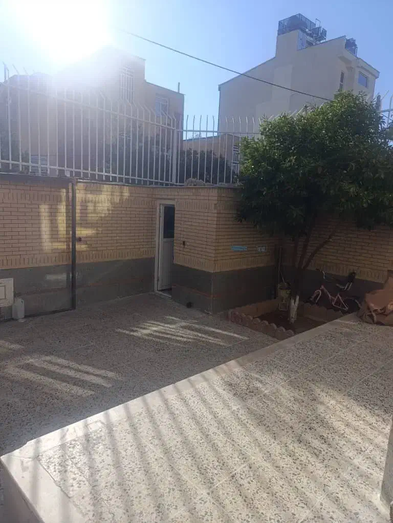 ویلایی تک واحد پاسداران|اجارهٔ خانه و ویلا|صدرا-فارس, فاز ۱|دیوار