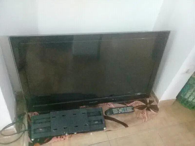 ال سی دی سامسونگ وجاروبرقی|تلویزیون و پروژکتور|گرگان, |دیوار