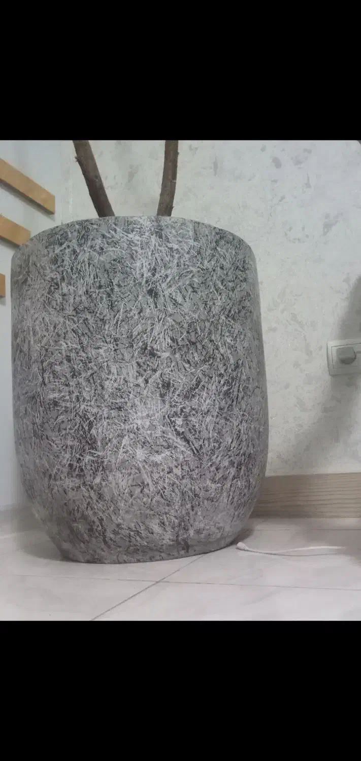 گلدان بزرگ|گل و گیاه طبیعی|رباطکریم, نصیرشهر|دیوار