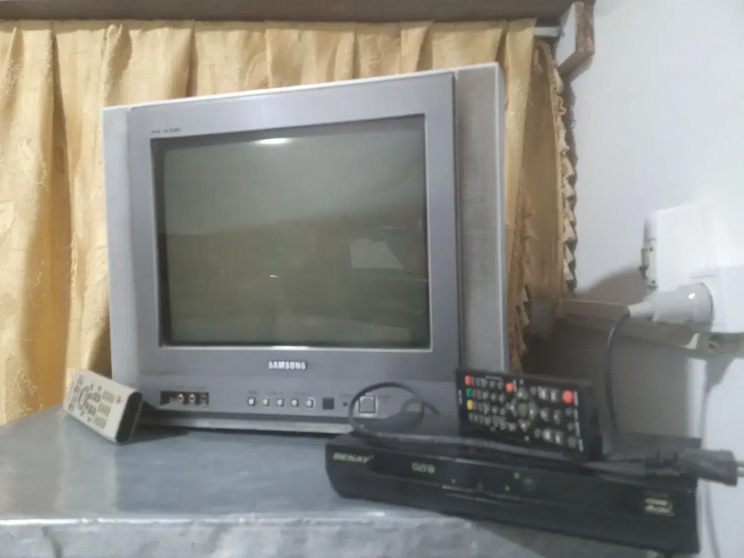 تلویزیون رنگی سامسونگ پانزده اینچ|تلویزیون و پروژکتور|اردبیل, |دیوار