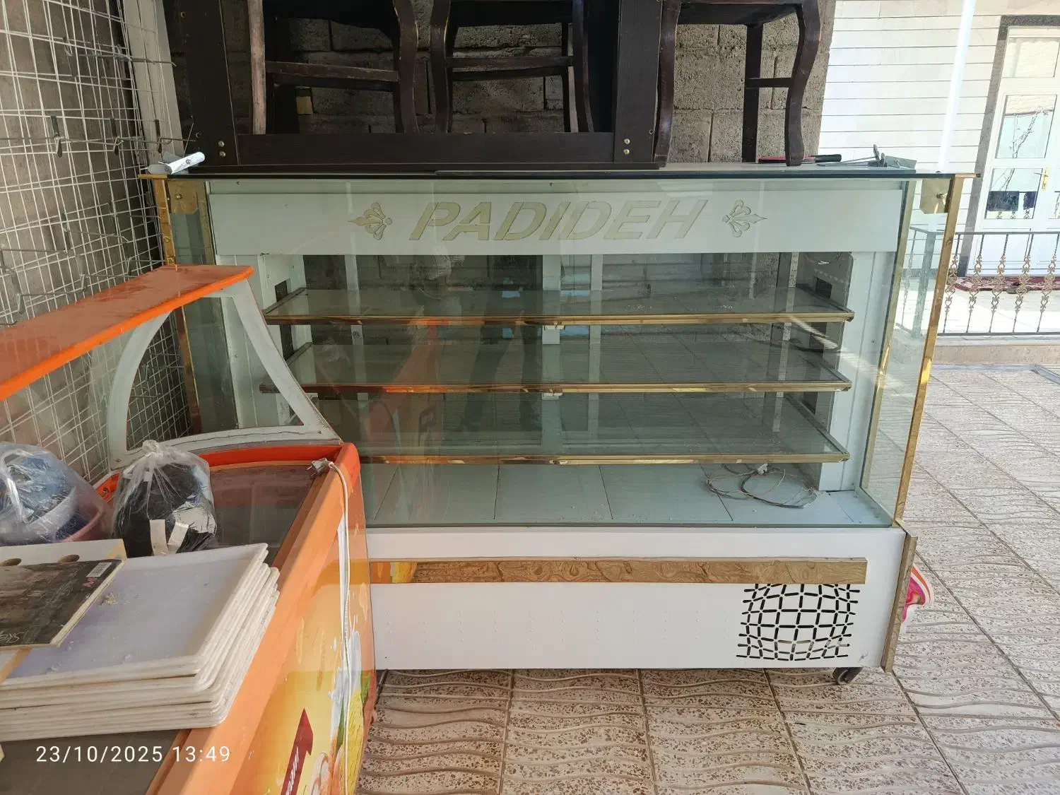 یخچال قنادی|کافیشاپ و رستوران|چهاربرج, |دیوار