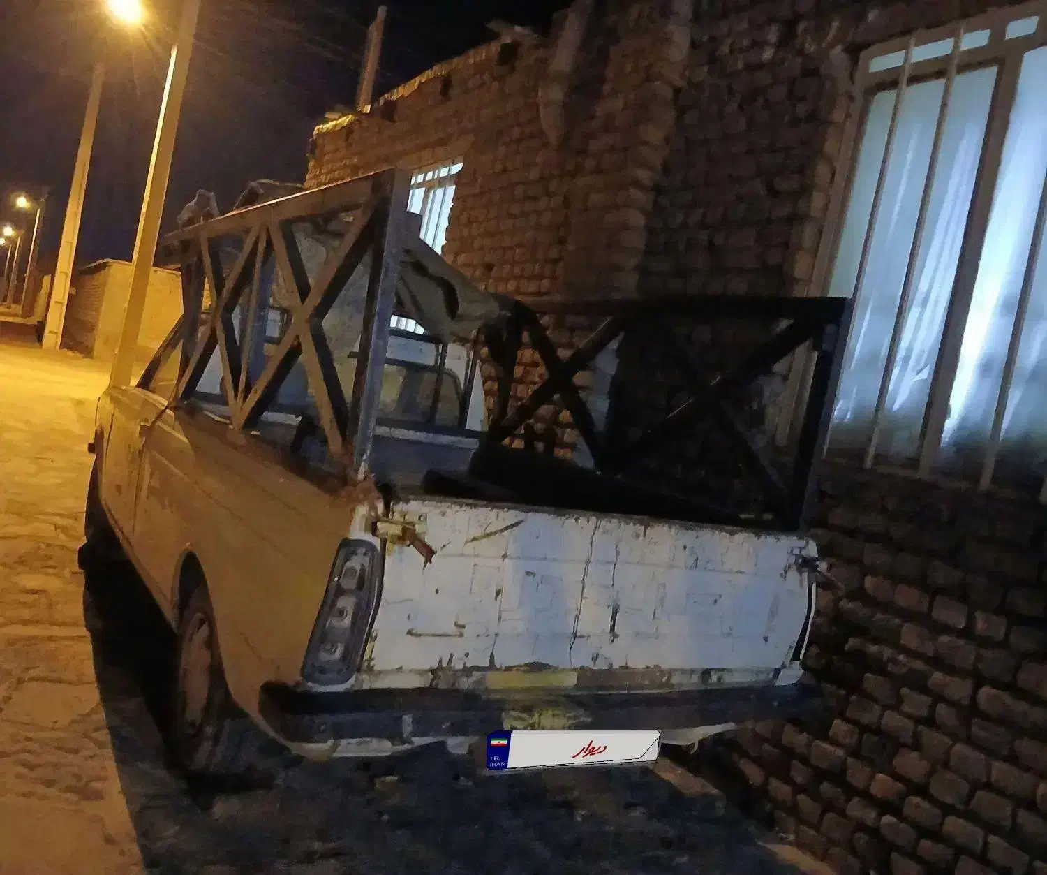 پیکان وانت|خودرو سواری و وانت|بوئین زهرا, |دیوار