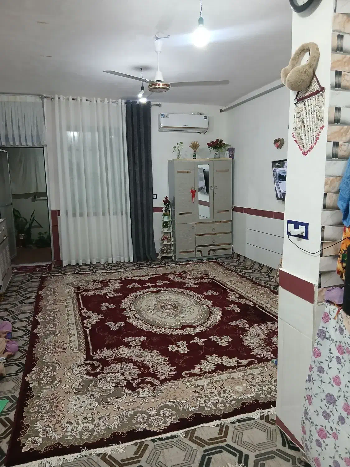 ویلایی مرکز شهر ،  حال و پذیرایی  بزرگ|فروش خانه و ویلا|آزادشهر, |دیوار