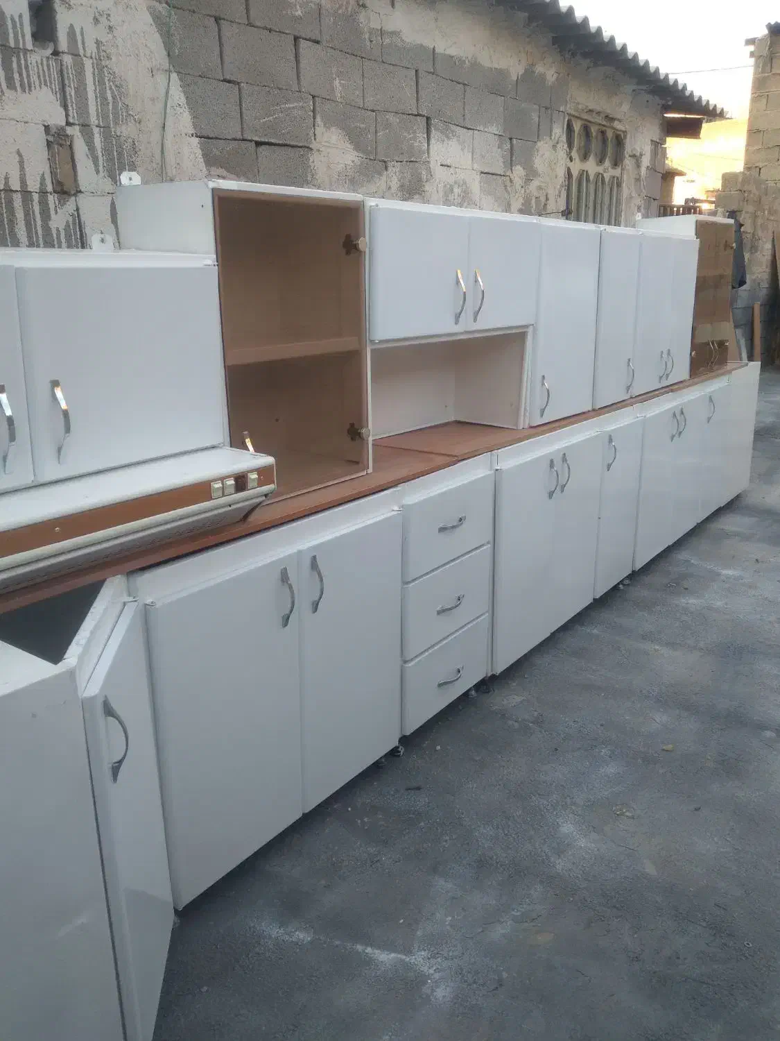 کابینت دست دوم تمام فلزی رنگ کوره ای در حد نو|مصالح و تجهیزات ساختمان|شیراز, ماه فیروزان|دیوار