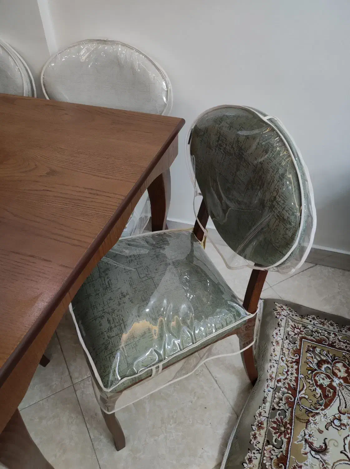 میزغذاخوری مناسب جهیزیه|میز و صندلی غذاخوری|قرچک, شهرک طلائیه|دیوار