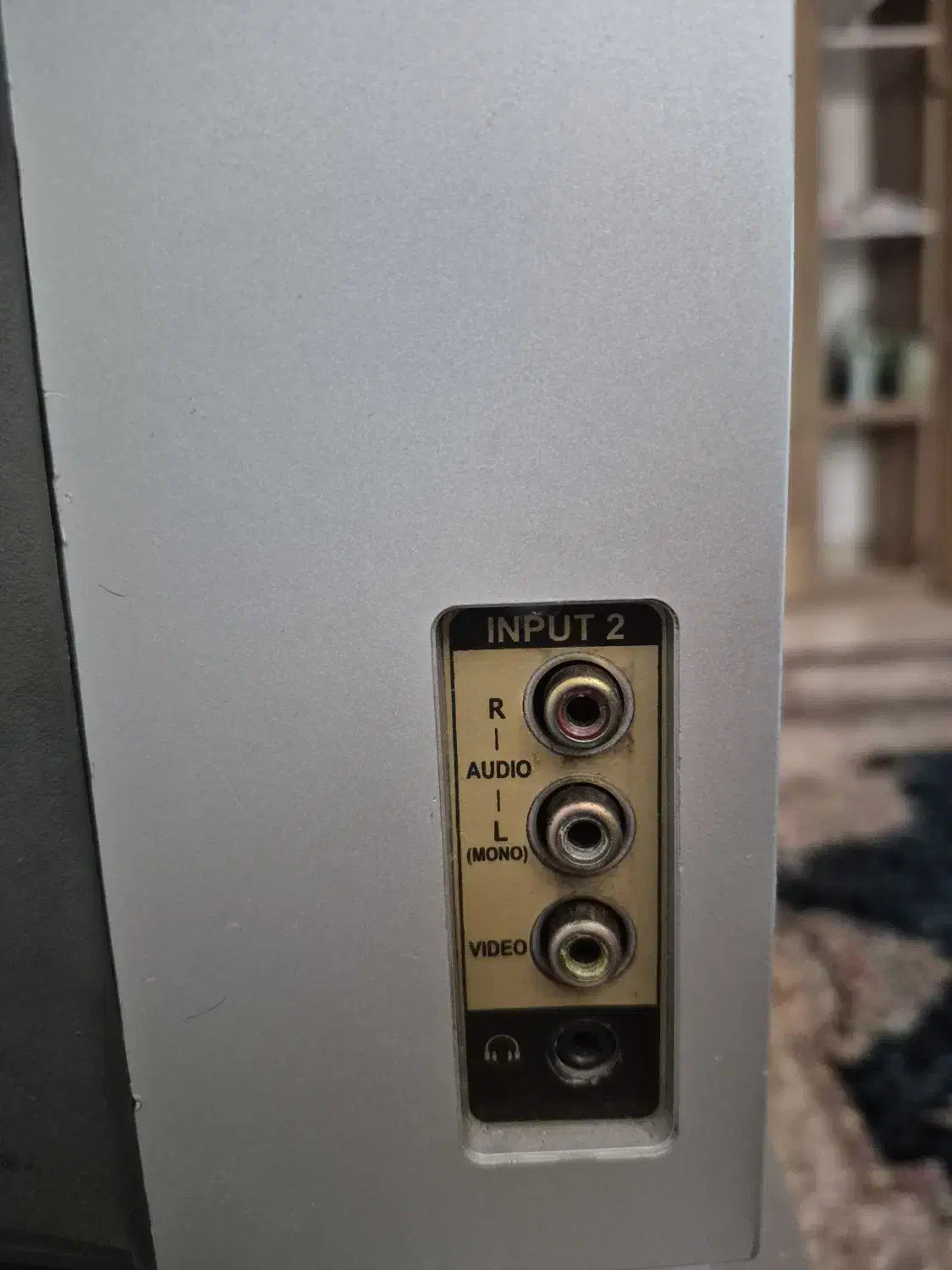 تلوزیون و میز سامسونگ قدیمی|تلویزیون و پروژکتور|بهنمیر, |دیوار