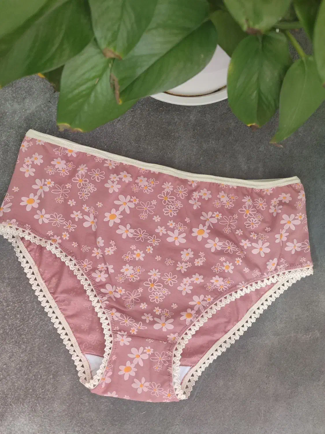 فروش و دوخت لباس زیر|لباس|یزد, |دیوار