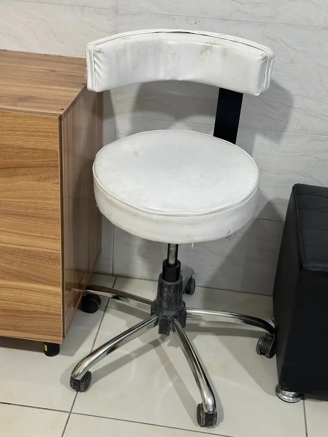 صندلی کوتاهی تخت ۳کاره|آرایشگاه و سالنهای زیبایی|سرپل ذهاب, |دیوار