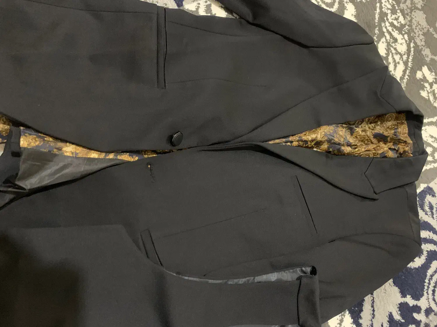 کت و ژیله|لباس|تربتحیدریه, آغوی|دیوار