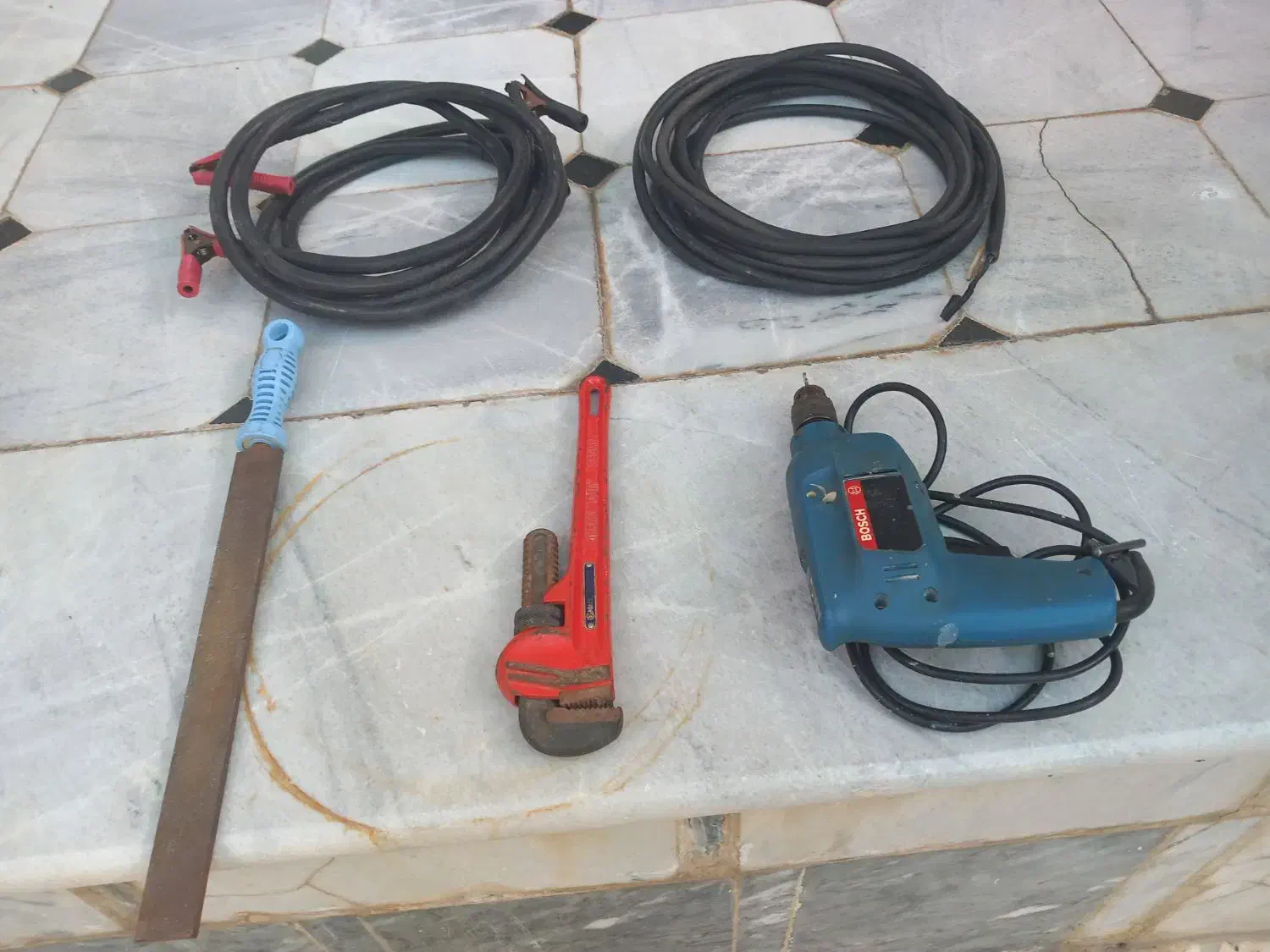 حدود۳۰جلدکتابتاریخی|کتاب و مجله تاریخی|شاهینشهر, خانه کارگر|دیوار