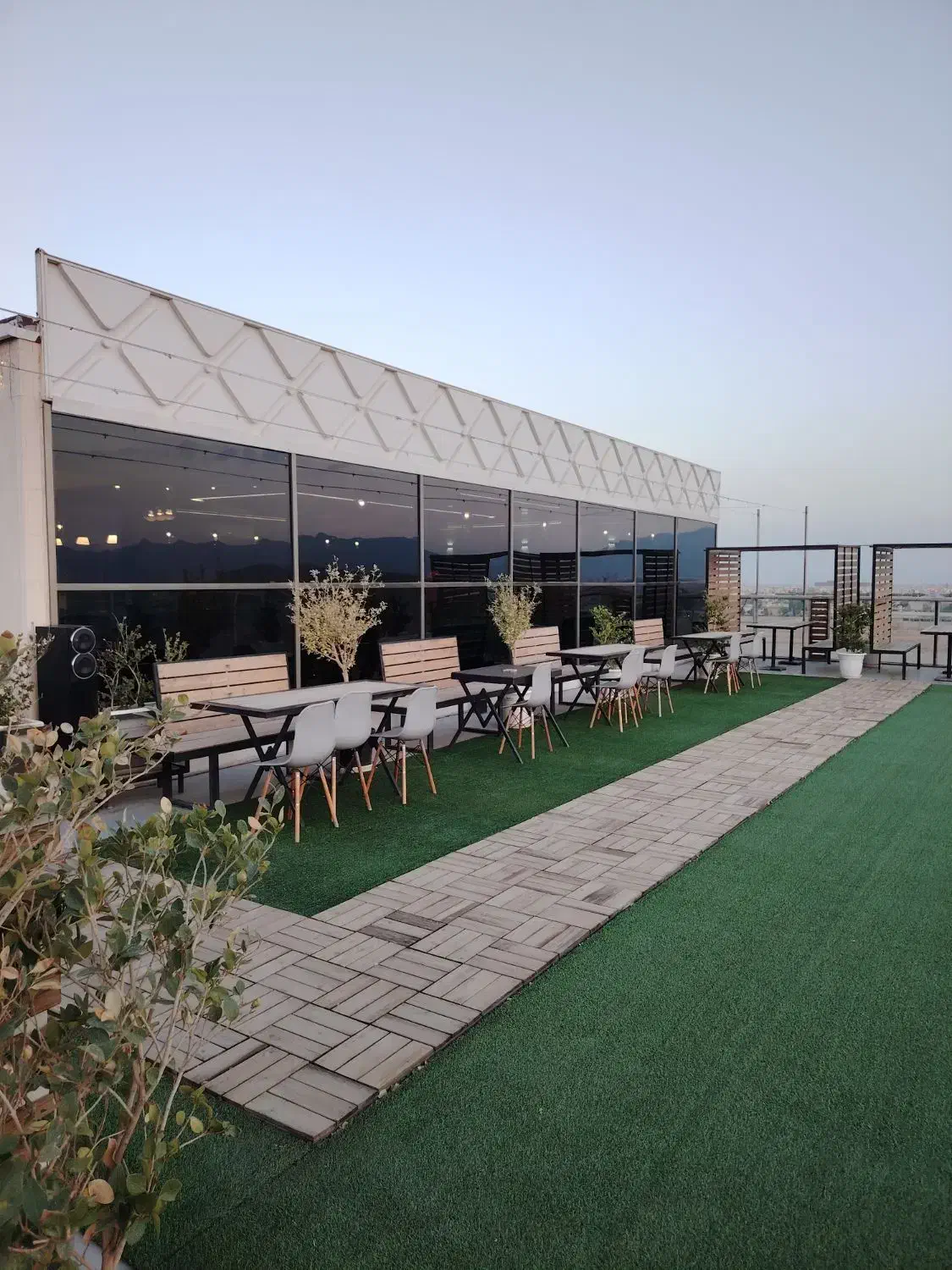 استخدام باریستا. صندوقدار. فست فود کار|استخدام خدمات فروشگاه و رستوران|شاهین‌شهر, فدک|دیوار