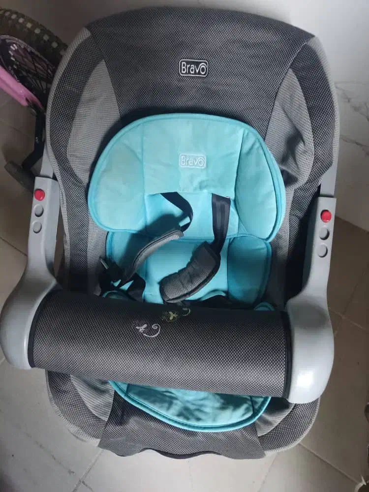 صندلی ماشین کودک|تخت و صندلی بچه|زرقان, |دیوار