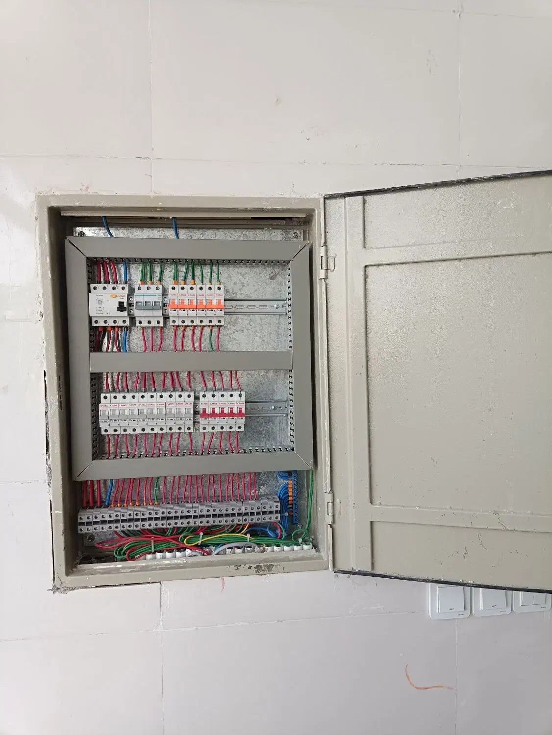 برقکاری ساختمان و اجرا فیبر نوری و نورپردازی|خدمات پیشه و مهارت|اصفهان, خانه اصفهان|دیوار