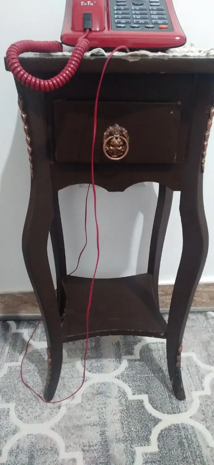 میز تلفن قیمت توافقی دوتا رو فرشی ۶ مت ی|صنایع دستی و سایر لوازم تزئینی|رشت, منظریه|دیوار