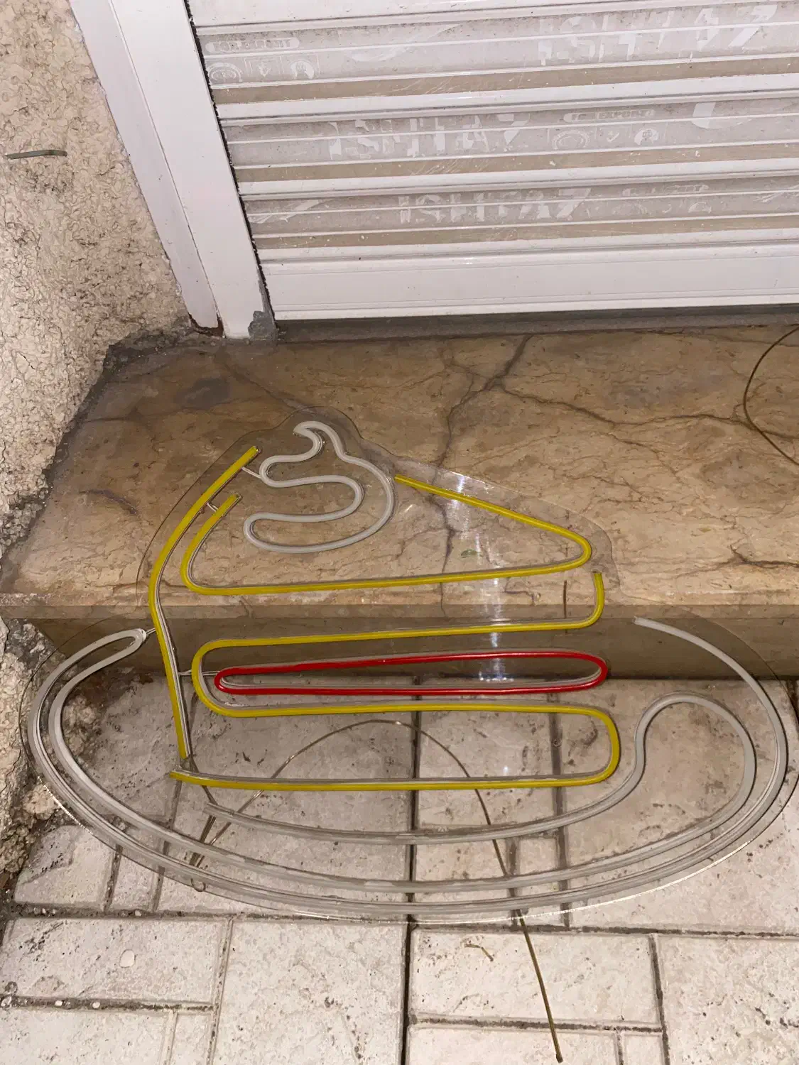 سه عدد نئون (قیمت برای هر سه تا هست)|عمده‌فروشی|نوشهر, |دیوار