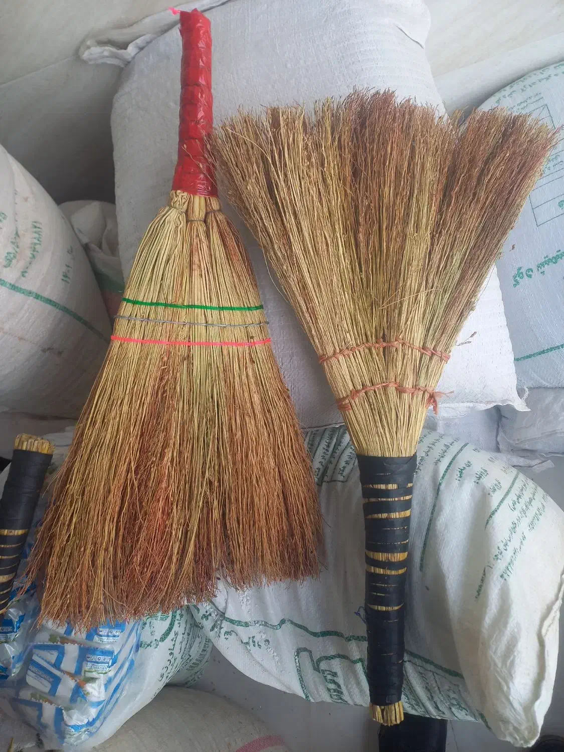 جارو|لوازم نظافت|گیان, |دیوار