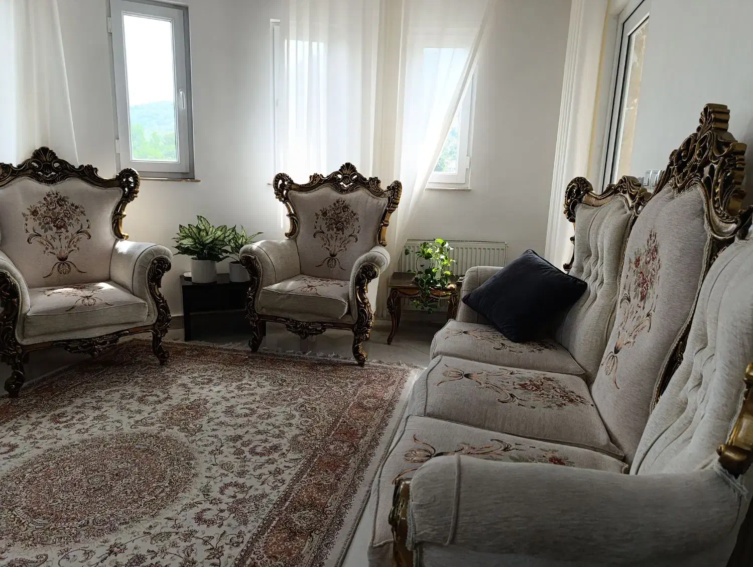 مبل سلطنتی چوب گردو نه نفره کاملا سالم|مبلمان خانگی و میز عسلی|ماسال, |دیوار