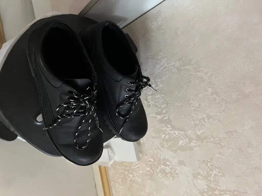 چکمه کوتاه|کیف، کفش، کمربند|نیشابور, دارایی|دیوار