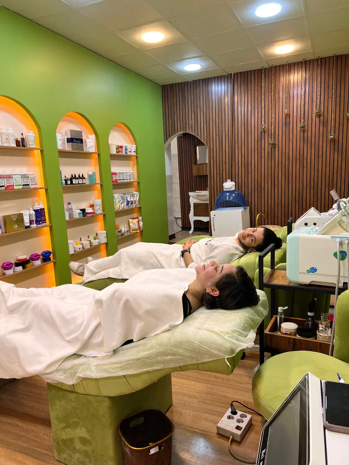 نیازمند اجاره پروانه پزشک|استخدام درمانی، زیبایی، بهداشتی|بومهن, |دیوار