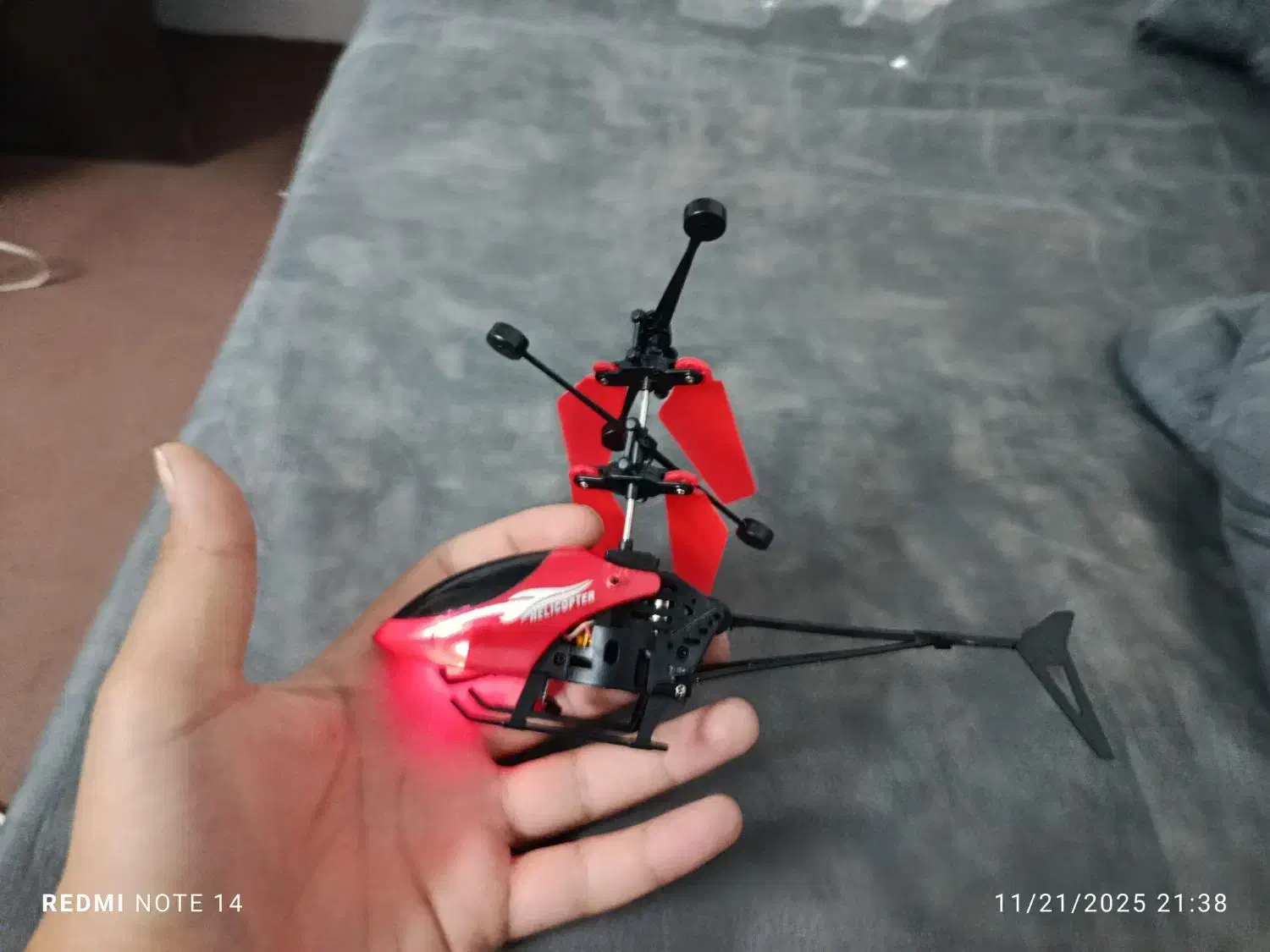 هلیکوپتر حسگری|اسباببازی|تهران, افسریه شمالی|دیوار