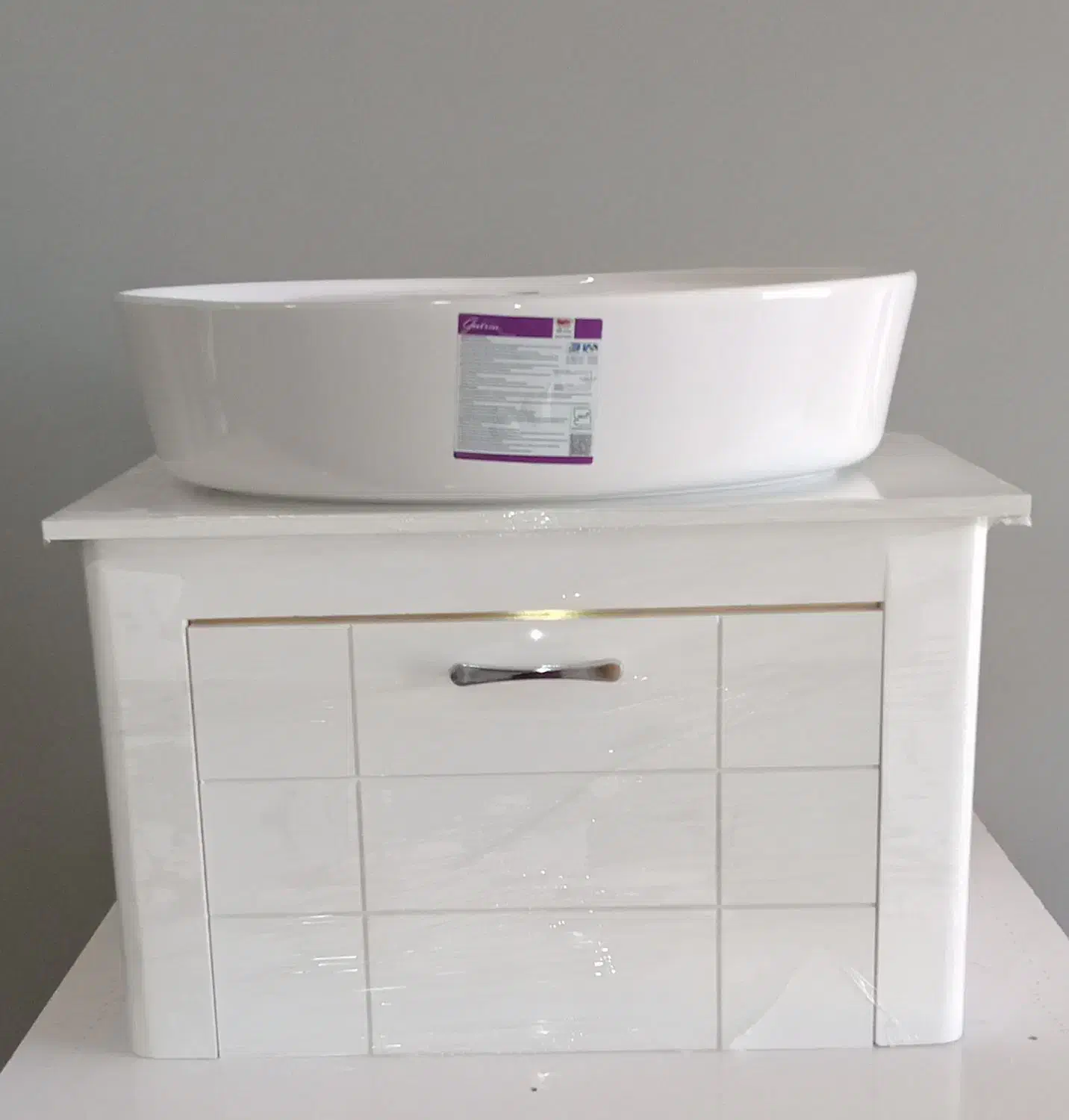 تولیدی روشویی آیینه ضداب|لوازم سرویس بهداشتی|لنجان, |دیوار