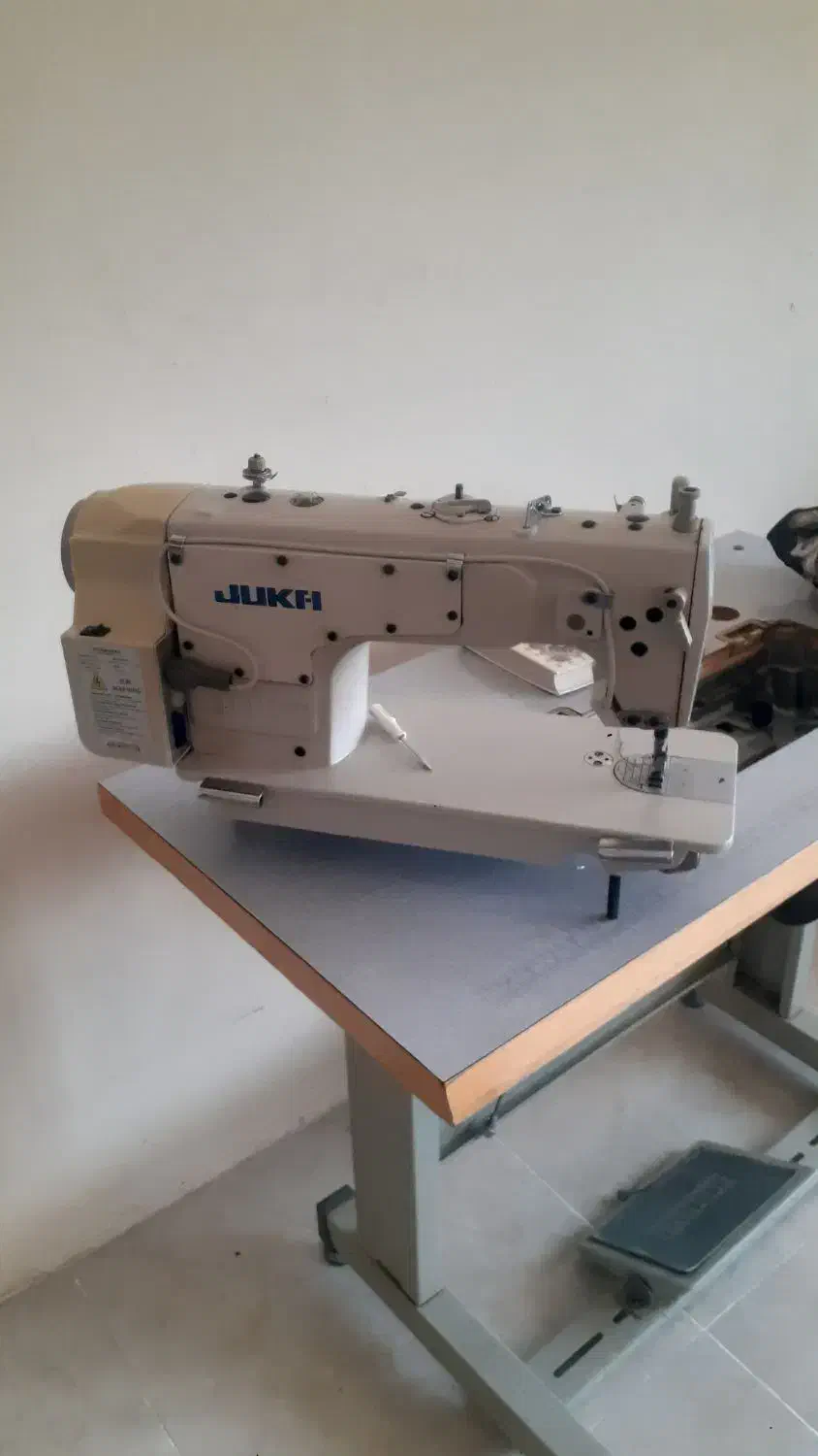 فروش فوری چرخ خیاطی وچرخ سردوزچهارنخ واتوصنعتی|چرخ خیاطی و ریسندگی|پرند, فاز ۶|دیوار