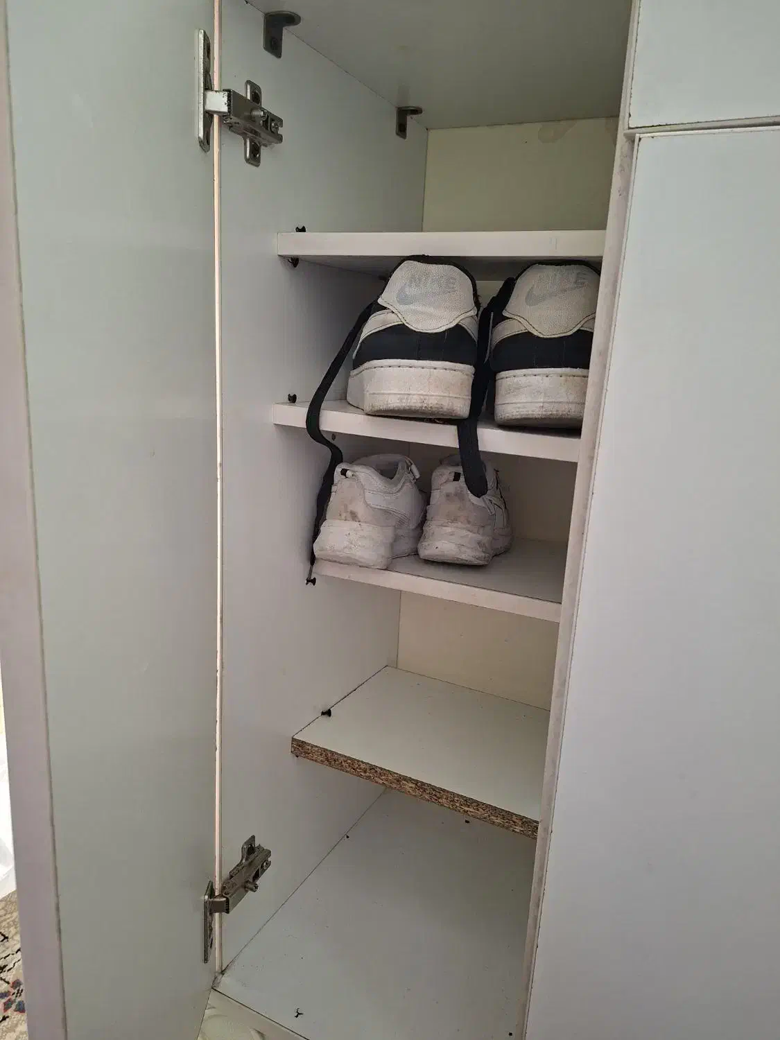 جاکفشی|جاکفشی، کمد، دراور|اهواز, زیتون کارگری|دیوار