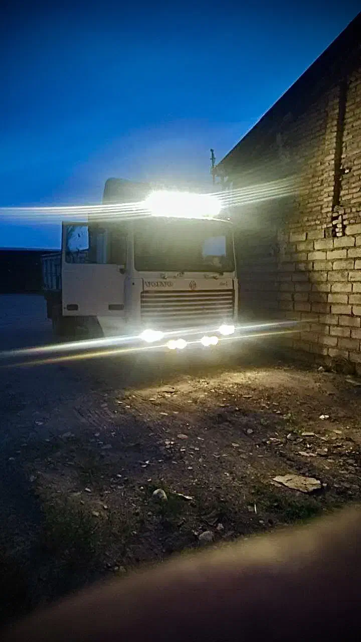 بادیسان بی ۸ ۸۳|خودرو سنگین|میانه, |دیوار