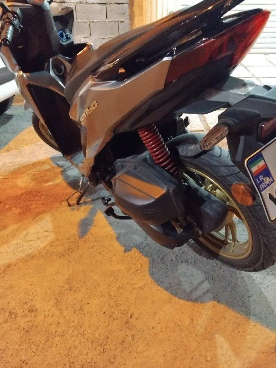 کلیک مشابه صفر|موتورسیکلت|قم, نیروگاه|دیوار