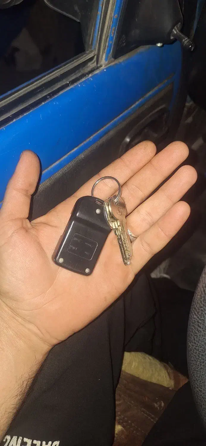 دسته کلید باریموت پیداشده|اشیا|اندیمشک, |دیوار