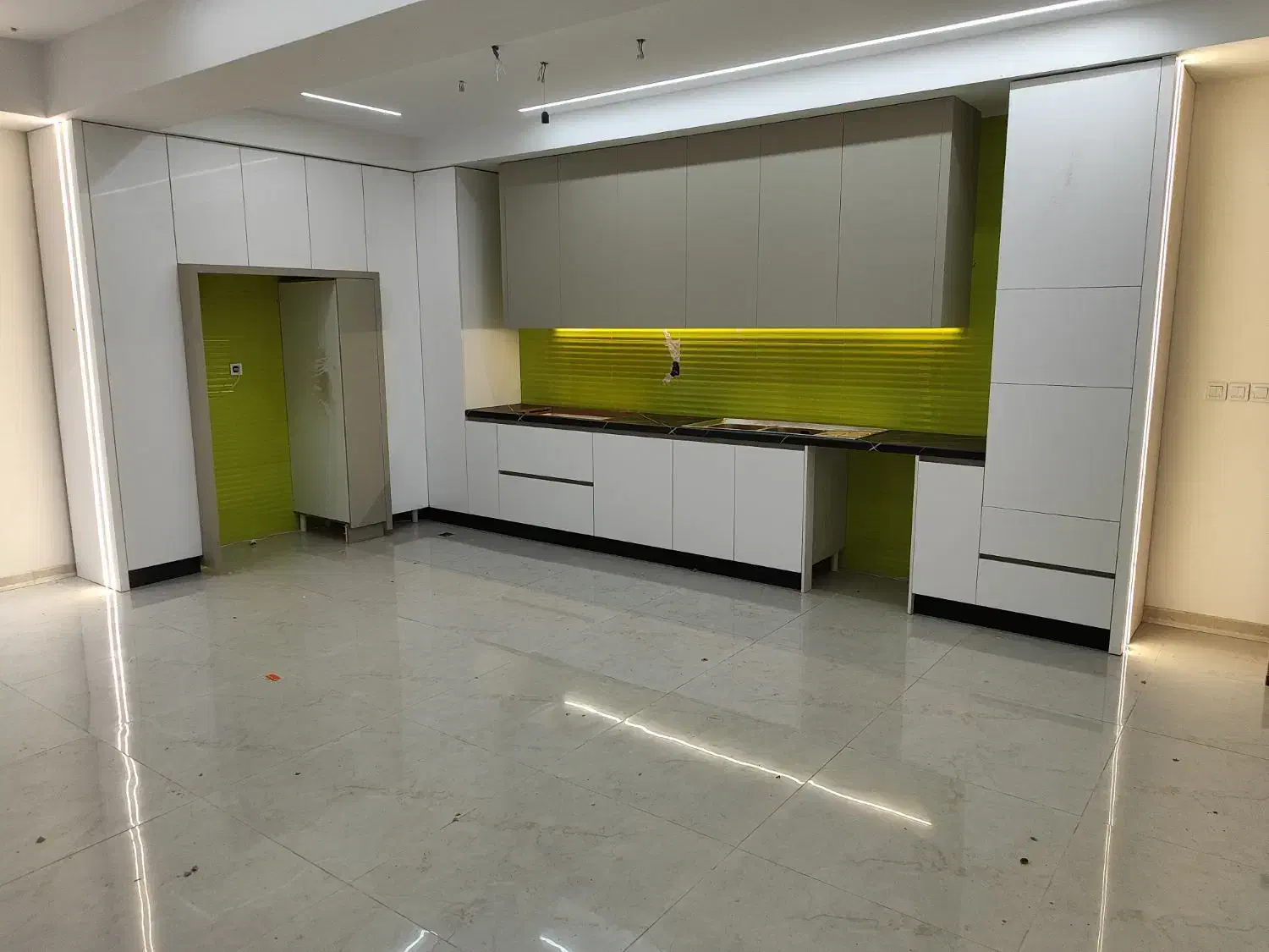 نصب کابینت.نصب کمد دیواری.جاکفشی.میز|خدمات پیشه و مهارت|هشتگرد, شهرک ولیعصر (مصلی)|دیوار