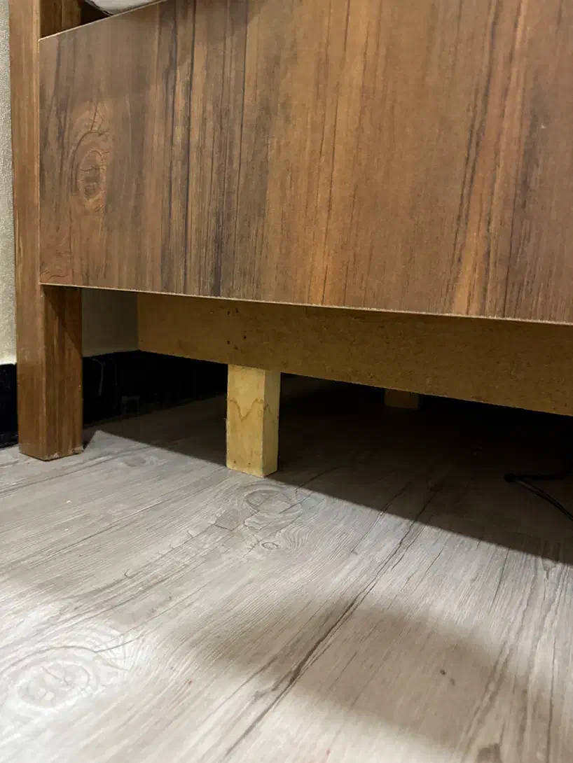 تخت یک‌ونیم‌نفره ۱۲۰×۲۰۰ با دو صفحه کف سالم|تخت و سرویس خواب|اهواز, پادادشهر|دیوار