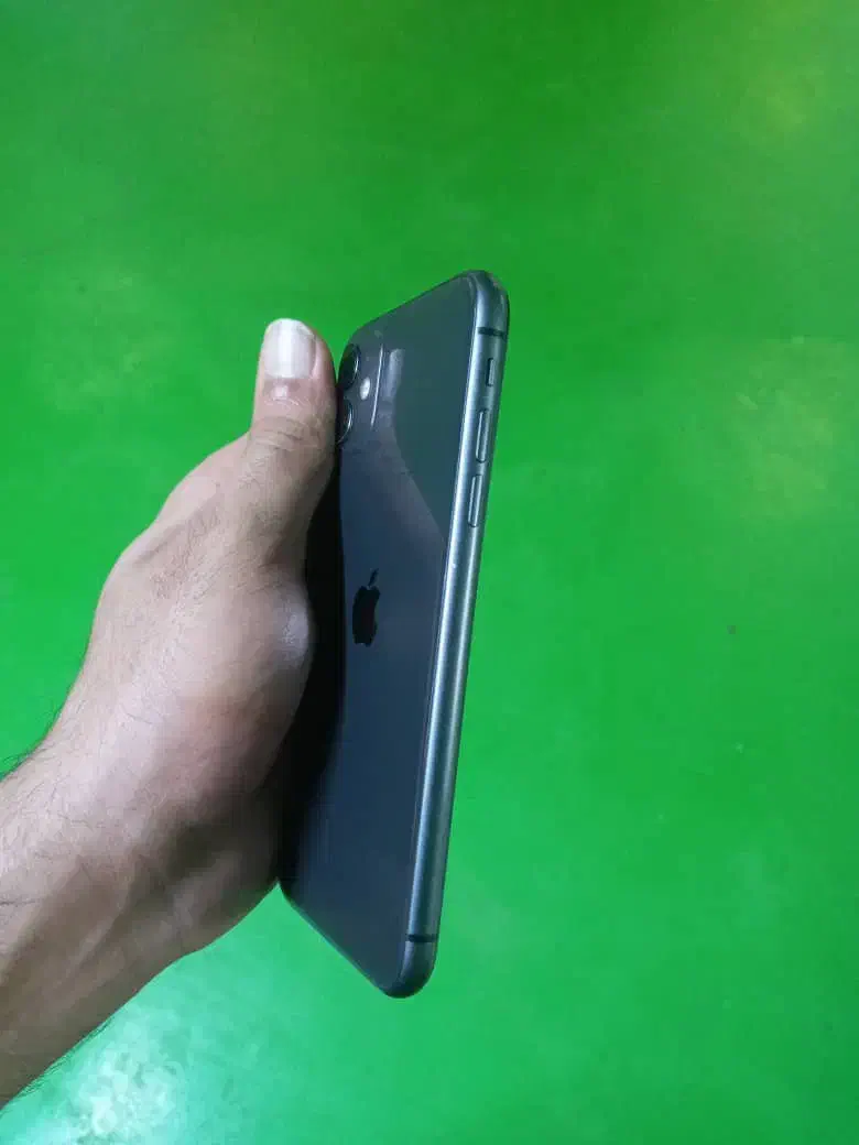 ایفون ۱۱ نرمال|موبایل|اصفهان, پوریای ولی|دیوار