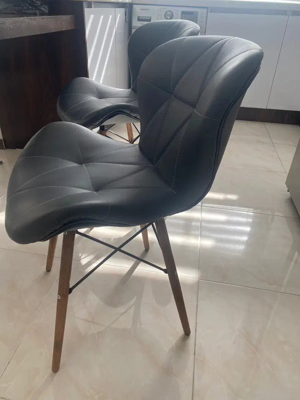 صندلی روکش چرم|صندلی و نیمکت|هشتگرد, شهرک گلها|دیوار