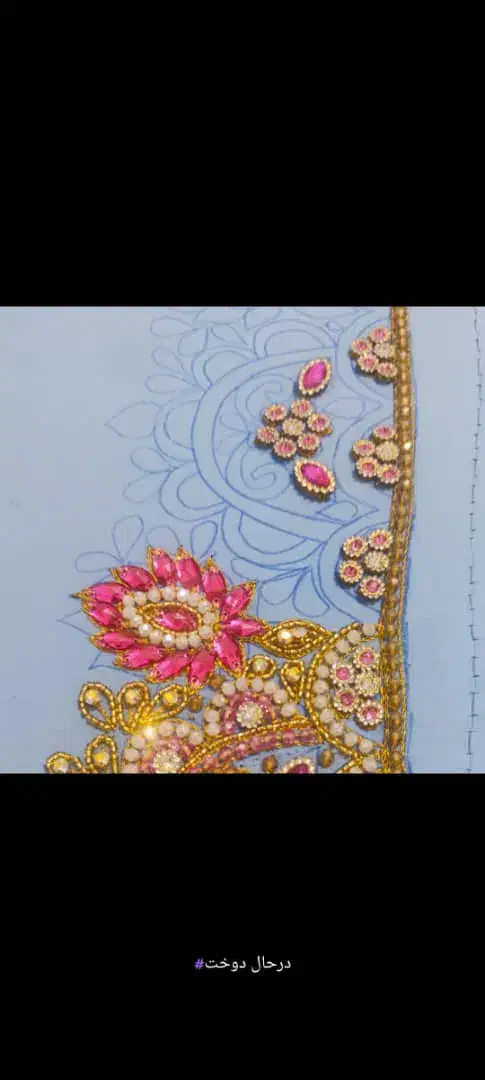 لباس گلابتونی|لباس|قلعه قاضی, |دیوار