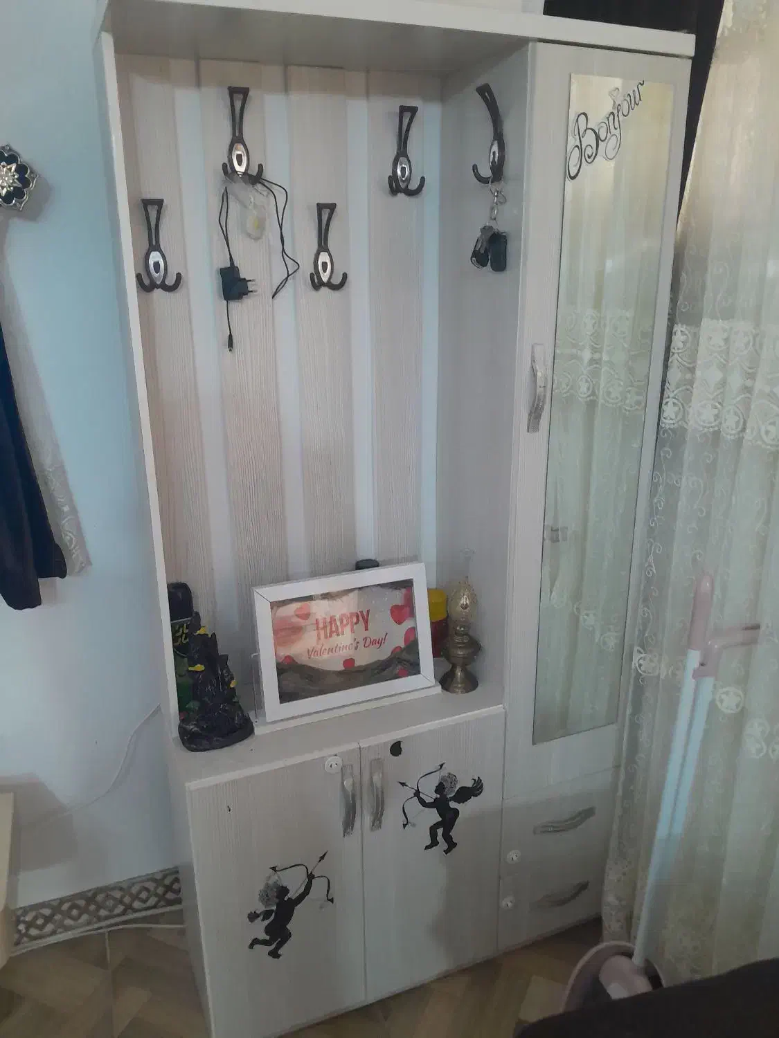 جاکفشی تمیزبدون یذره ضربه تخفیف پای خرید|جاکفشی، کمد، دراور|بم, |دیوار