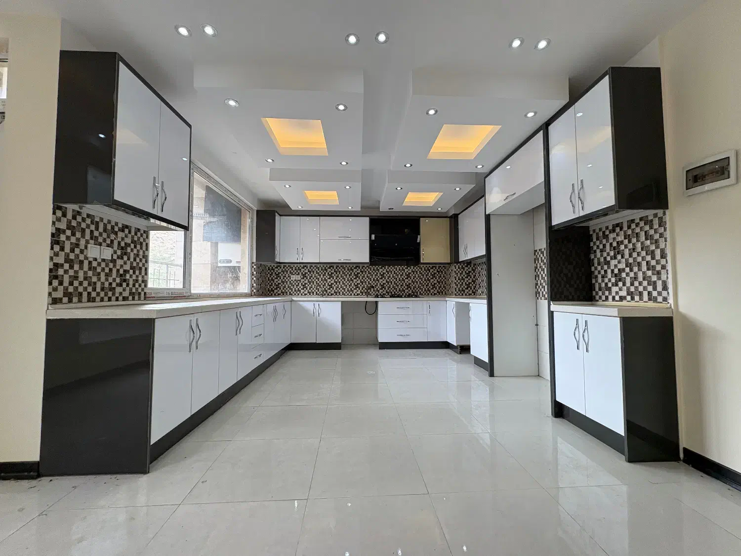 ۱۱۰ متر نوساز و شیک|فروش آپارتمان|رودهن, |دیوار