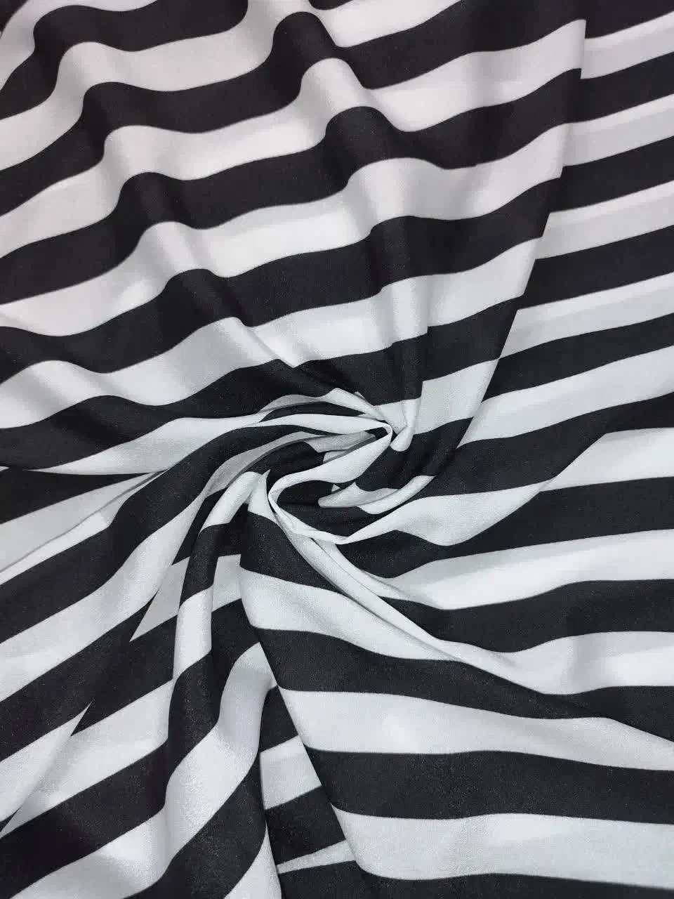 پارچه|لوازم خیاطی و بافتنی|قم, باغ شریفی|دیوار