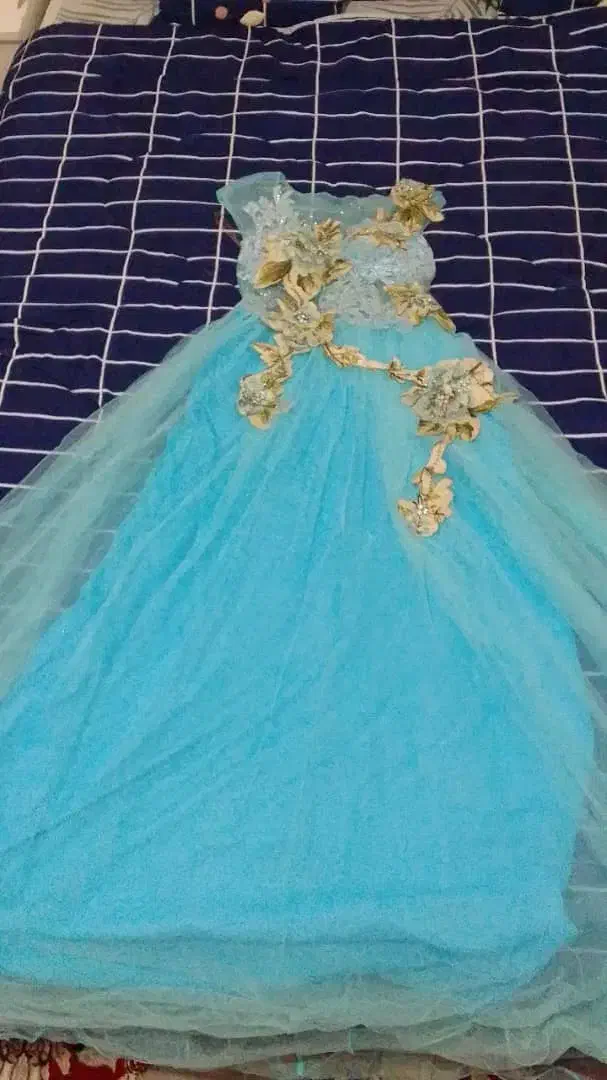 لباس|لباس|شاهینشهر, شهرک گلدیس|دیوار